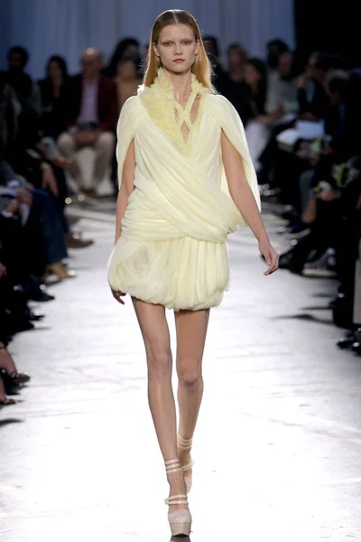 Look 34